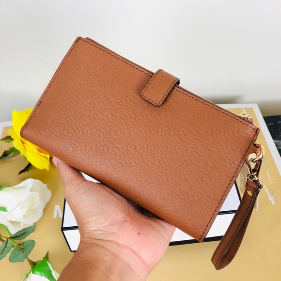 🌹Michael Kors Jet Set Travel Luggage 🌹❤️ - Picture 3 of 7